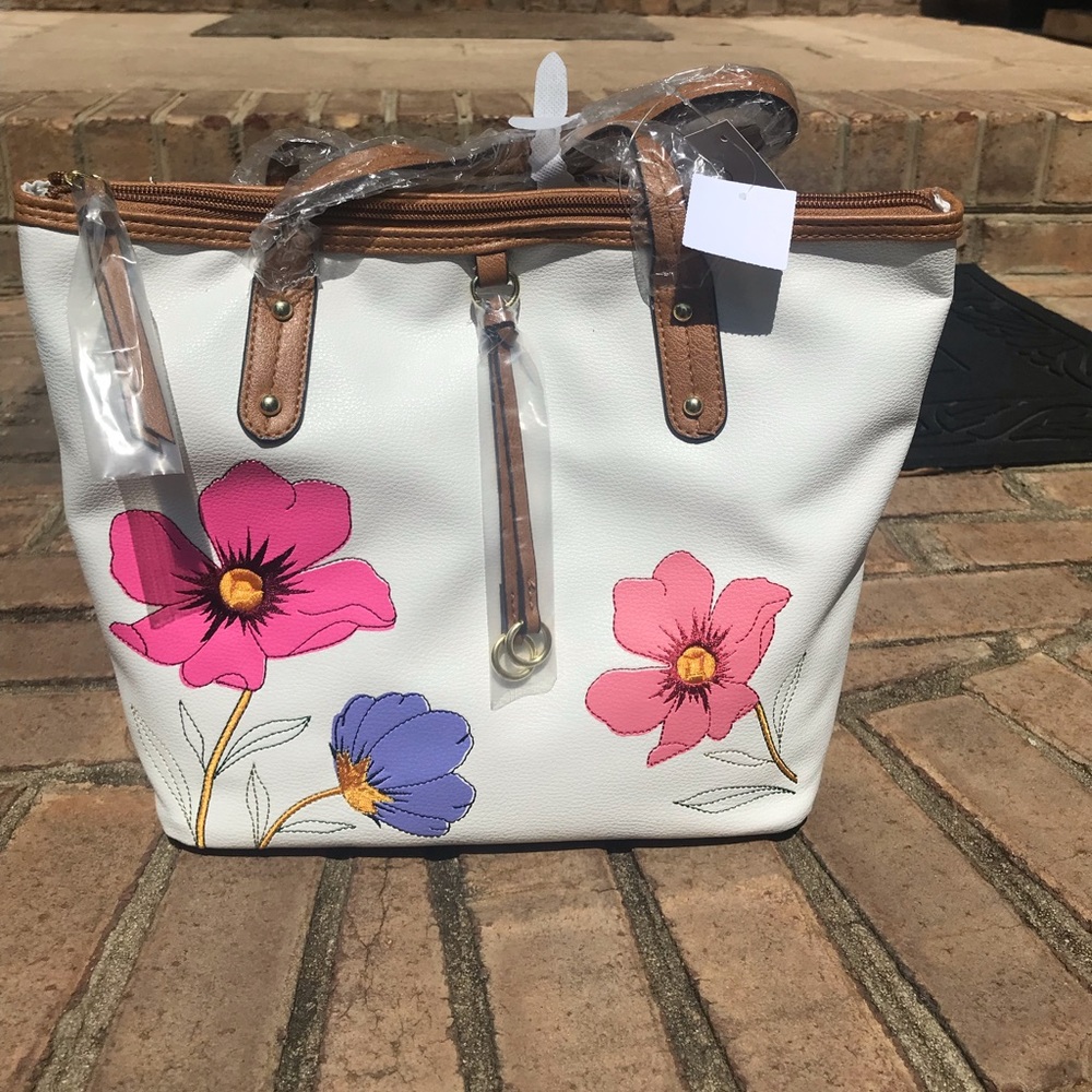 White with flowers Minicci Purse!